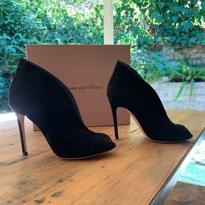 Gianvito Rossi Vamp Open toe suede boots